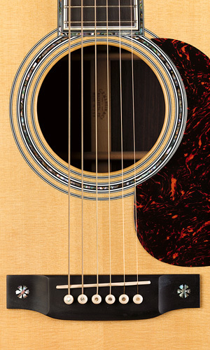 גיטרה אקוסטית +ארגז MARTIN D42