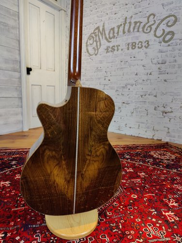 גיטרה אקוסטית מוגברת + ארגז MARTIN CUSTOM SHOP CMEFGL CUT AWAY C21-096051