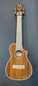 יוקללה קונצרט מוגברת + נרתיק Moratti UKC-3B0-G CUT AWAY