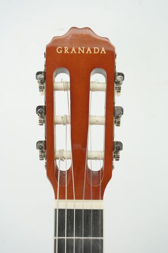 גיטרה קלאסית 1/2 + נרתיק גימור מבריק GRANADA GC34B-SB SUNBURST