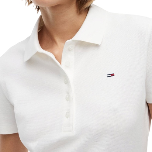 חולצת פולו TOMMY JEANS מידות XS-XL לנשים בגוון לבן קלאסי