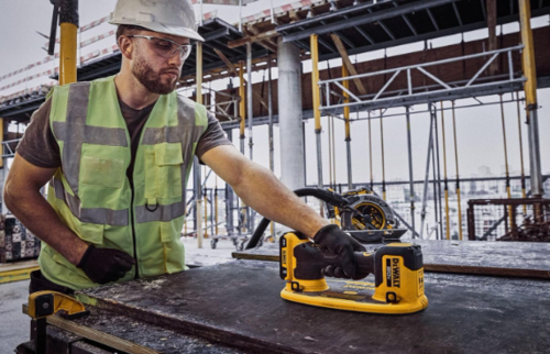 ידית ואקום נטענת  DeWalt DCE592B 20V MAX כושר הרמה 120 ק