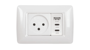 סט מודולרי שקע+מטען מהיר (C-USB(x2 +) A-USB(x1 + מתאם + מסגרת תואם 3 מקום