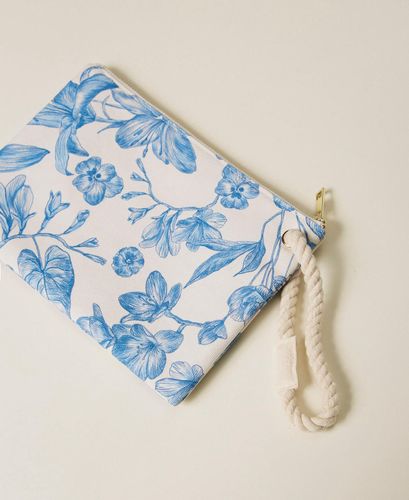 Canvas clutch