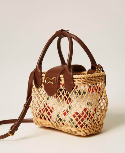 Wicker shoulder bag with pouch