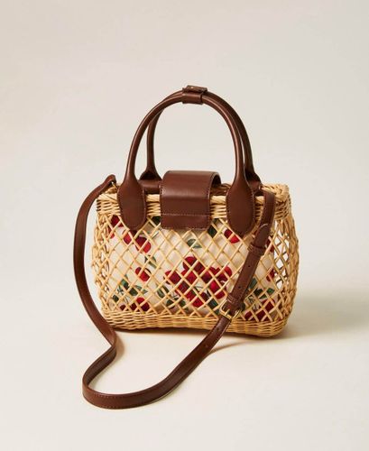 Wicker shoulder bag with pouch