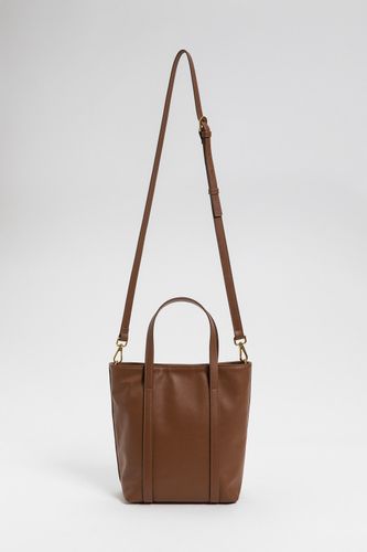 Leather shopper bag with charm