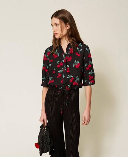Cropped poplin shirt with cherry print