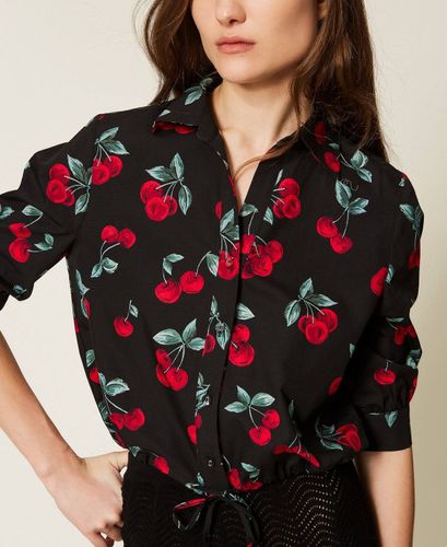 Cropped poplin shirt with cherry print