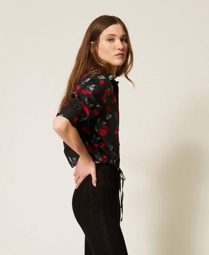 Cropped poplin shirt with cherry print