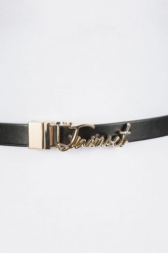 Reversible belt with logo