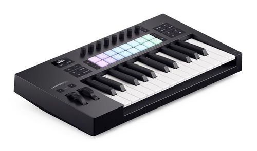 מקלדת שליטה Novation Launchkey 25 MK4