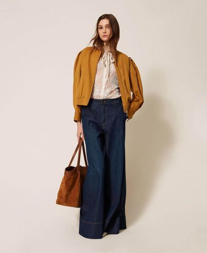 Palazzo jeans with stitching