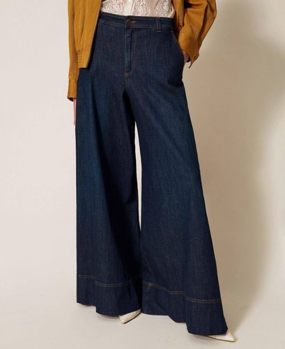 Palazzo jeans with stitching