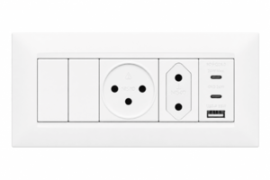 2 מפסק יחיד + 1 שקע + שקע דו פיני + שקע USB 20w לקופסא 6 – קומפלט – ניסקו סוויץ’
