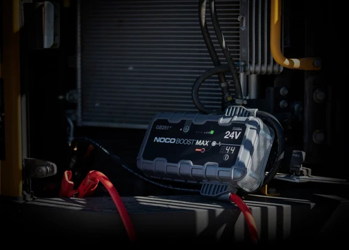 בוסטר התנעה אלקטרוני 24V 3000A לרכבי בנזין ודיזל GB251 NOCO נוקו