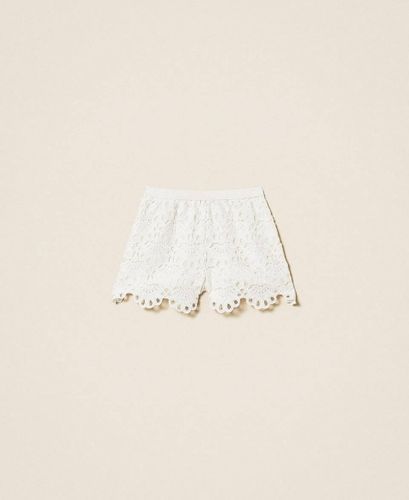 Scalloped macramé shorts
