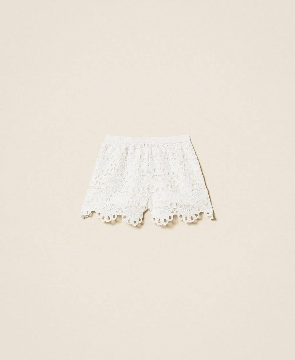 Scalloped macramé shorts