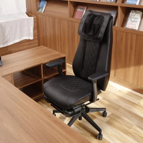 כיסא עיסוי משרדי נטען דגם Q8 Ultimate Comfort מבית Medics Care | צבע חום 