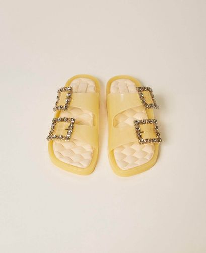 Slider sandals with jewel buckles