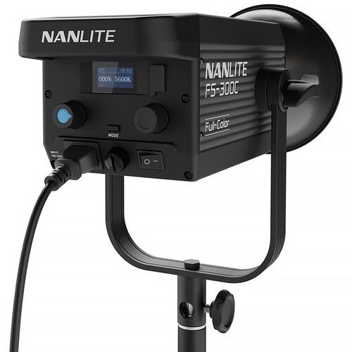 פנס לד צבעוני Nanlite FS-300C RGB 