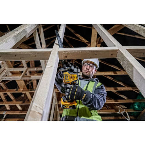 מסור חרב קומפקטי נטען 18V דגם DCS369N דיוולט Dewalt