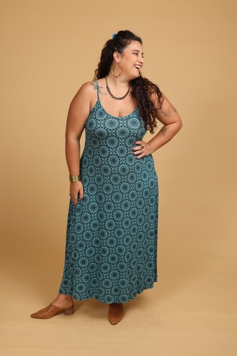 שמלת קיץ - כתפיות באורך 7/8 plus size