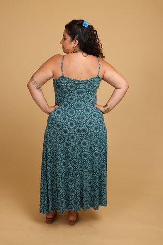 שמלת קיץ - כתפיות באורך 7/8 plus size