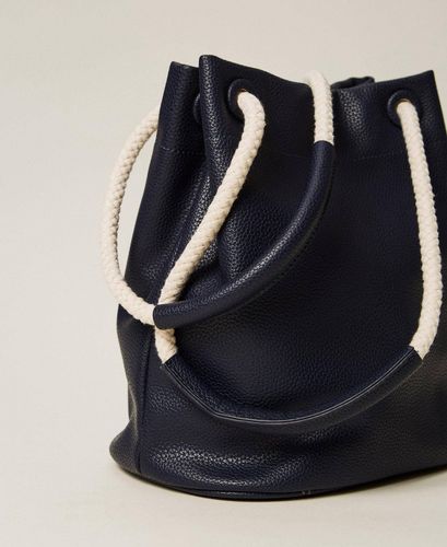 Bucket bag with rope handles