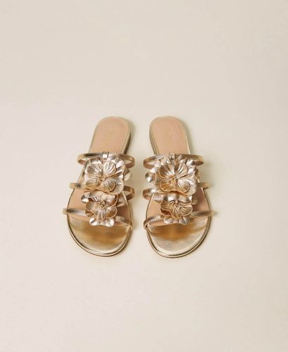 Flat leather sandals with flower ORO
