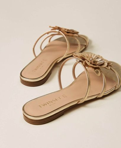Flat leather sandals with flower ORO