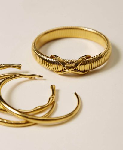 Set of bracelets with logo
