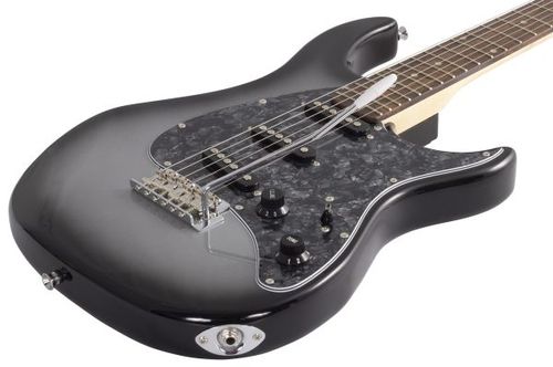 גיטרה חשמלית בצבע כסף שחור דגם PEAVEY CUSTOM S.B