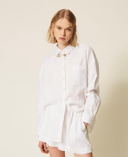 Linen shirt with embroidered logo