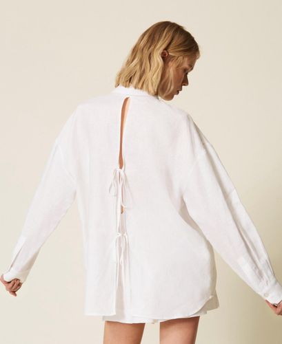 Linen shirt with embroidered logo