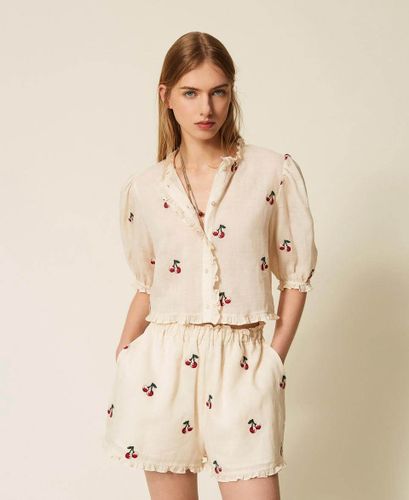 Ramie shorts with cherry embroidery