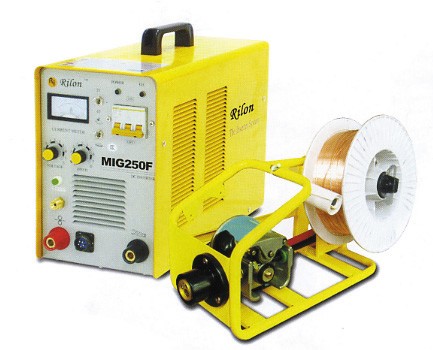 מכונת ריתוך 380V/12.7A Co2
