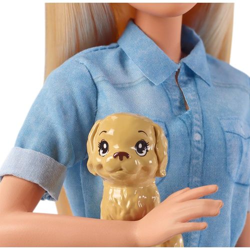 ברבי - בובה בדרך לחופשה - BARBIE FWV25