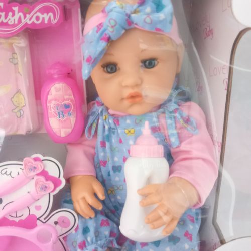 בובה + אביזרי אכילה וטיטול -  LOVELY BABY