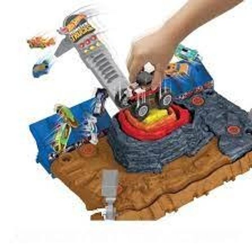 הוט ווילס - מאנסטר טראק  מארז חצר הריסוקים – HOT WHEELS HNB96
