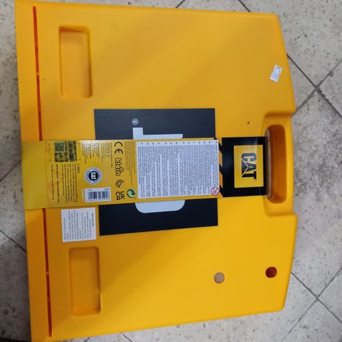 קאט ארגז  עבודה במזוודה