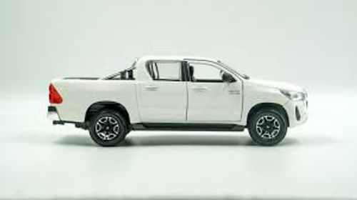 מאיסטו - דגם טנדר טויוטה צבע לבן  - MAISTO  TOYOTA HILUX Double Cab Pickup Truck   1:27