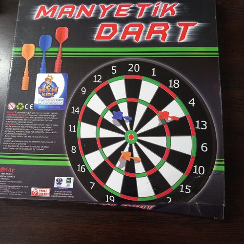 קליעה למטרה בקופסה  - manyetik dart