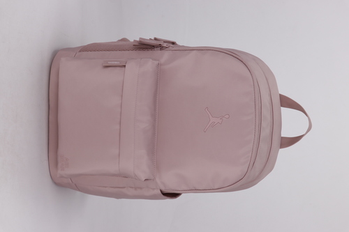 תיק זרוק מעוצב דגם Blush Classic מבית Air Bear