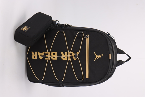 תיק גב מתרחב וקלמר Street Core מבית Air Bear