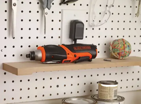 מברג עם סוללת ליתיום-יון 3.6V דגם CS3653LC-GB מבית BLACK+DECKER