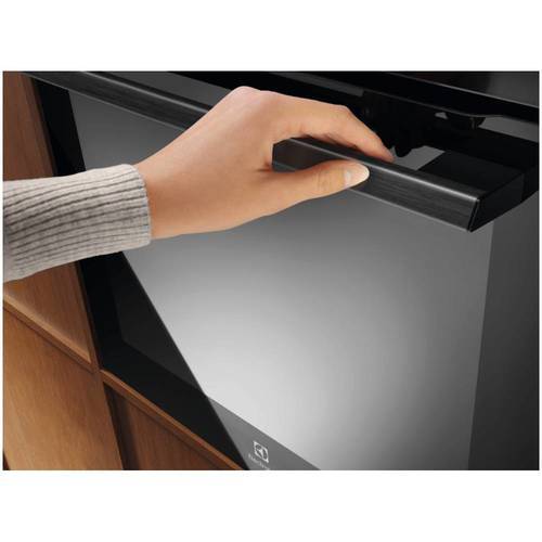 תנור בנוי פירוליטי 71 ליטר Electrolux EOP7422K AirFry זכוכית שחורה | גרמניה אלקטרולוקס