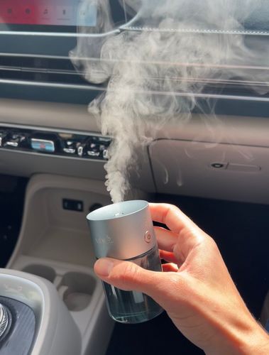 מפיץ ריח אוטומטי לרכב CAR Q + קפסולת ריח בהתאמה אישית