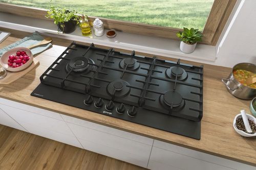 כיריים גז Gorenje GW951MB עם 5 מבערים ברוחב 90 ס"מ-גימור שחור