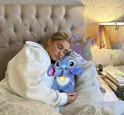 בובת פרווה סטיץ’ נושם עם אור בבטן כ־25 ס”מ | Stitch Breathing Plush with Light-Up Belly Approx. 25 cm